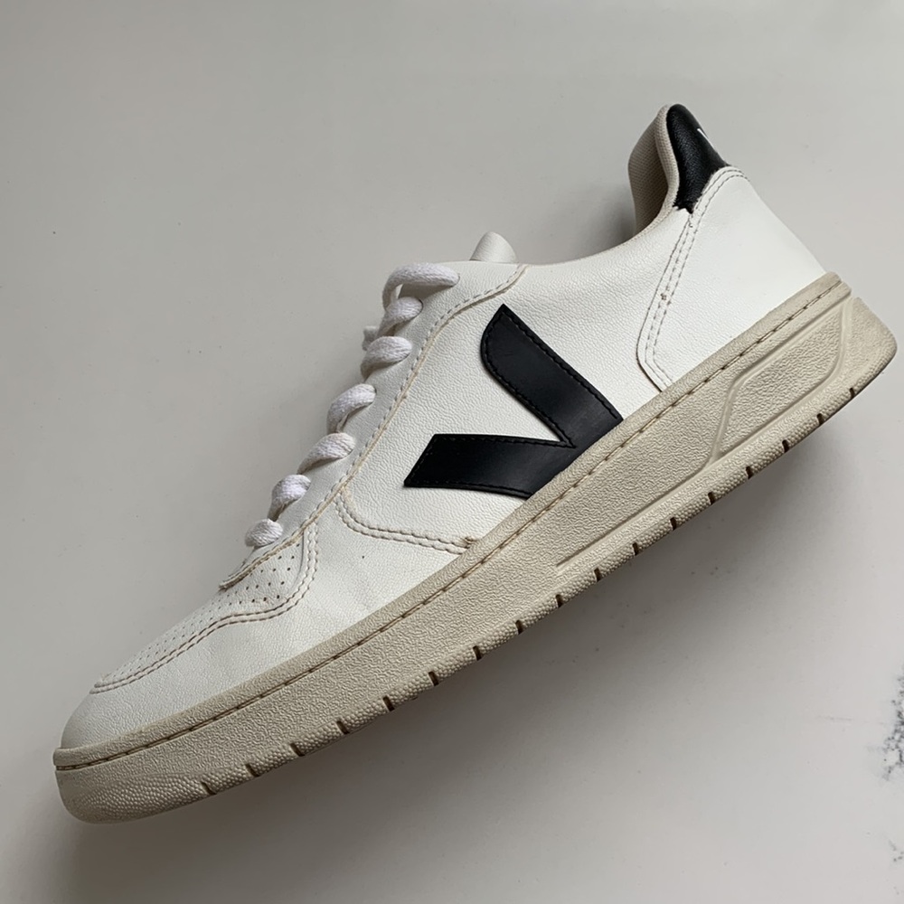 Veja V-10 White Black Womens Sneakers - Picture 4 of 16